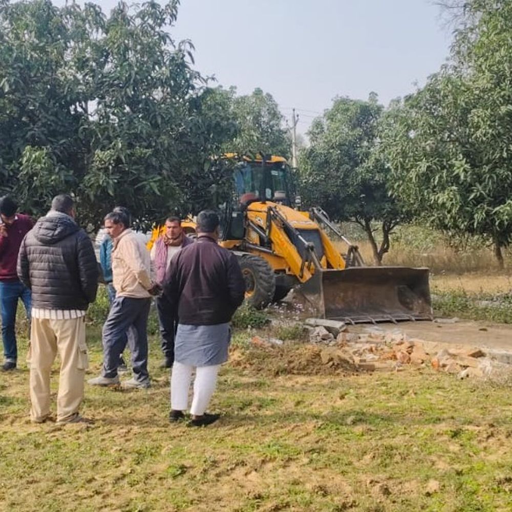 अयोध्या में अवैध प्लॉटिंग पर चला विकास प्राधिकरण का बुलडोजर:  कटरौली, सोहावल, धन्नीपुर में बिना ले-आउट नक्शे के निर्माण ध्वस्त – Ayodhya News