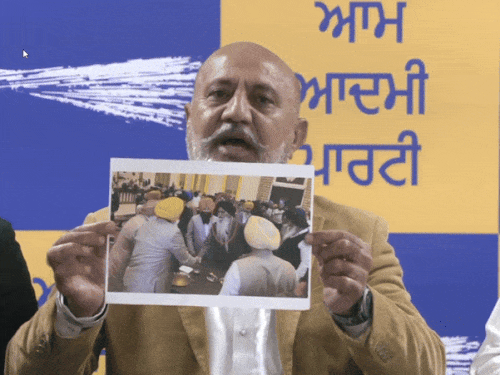AAP बोली–गैंगस्टर की बहन की शादी में पहुंचे सुखबीर बादल:  धामी भी शामिल; पन्नू ने तस्वीरें जारी कर पूछा– क्या इनके सहारे वापसी करेंगे – Chandigarh News