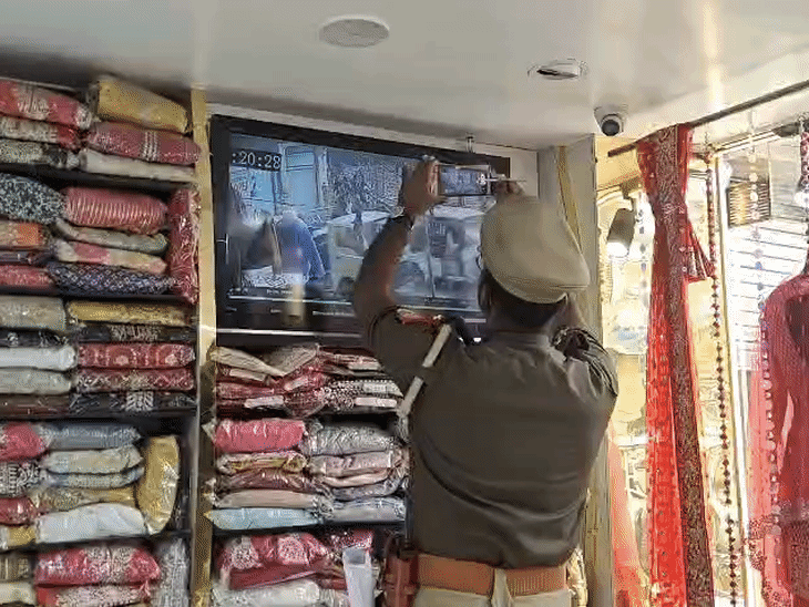 पुलिस की वर्दी पहनकर 9.50 लाख की टप्पेबाजी:  गोरखपुर में सराफा व्यापारी के कर्मचारी से GST के कागज मांगे, फिर रुपए ऐंठे – Gorakhpur News