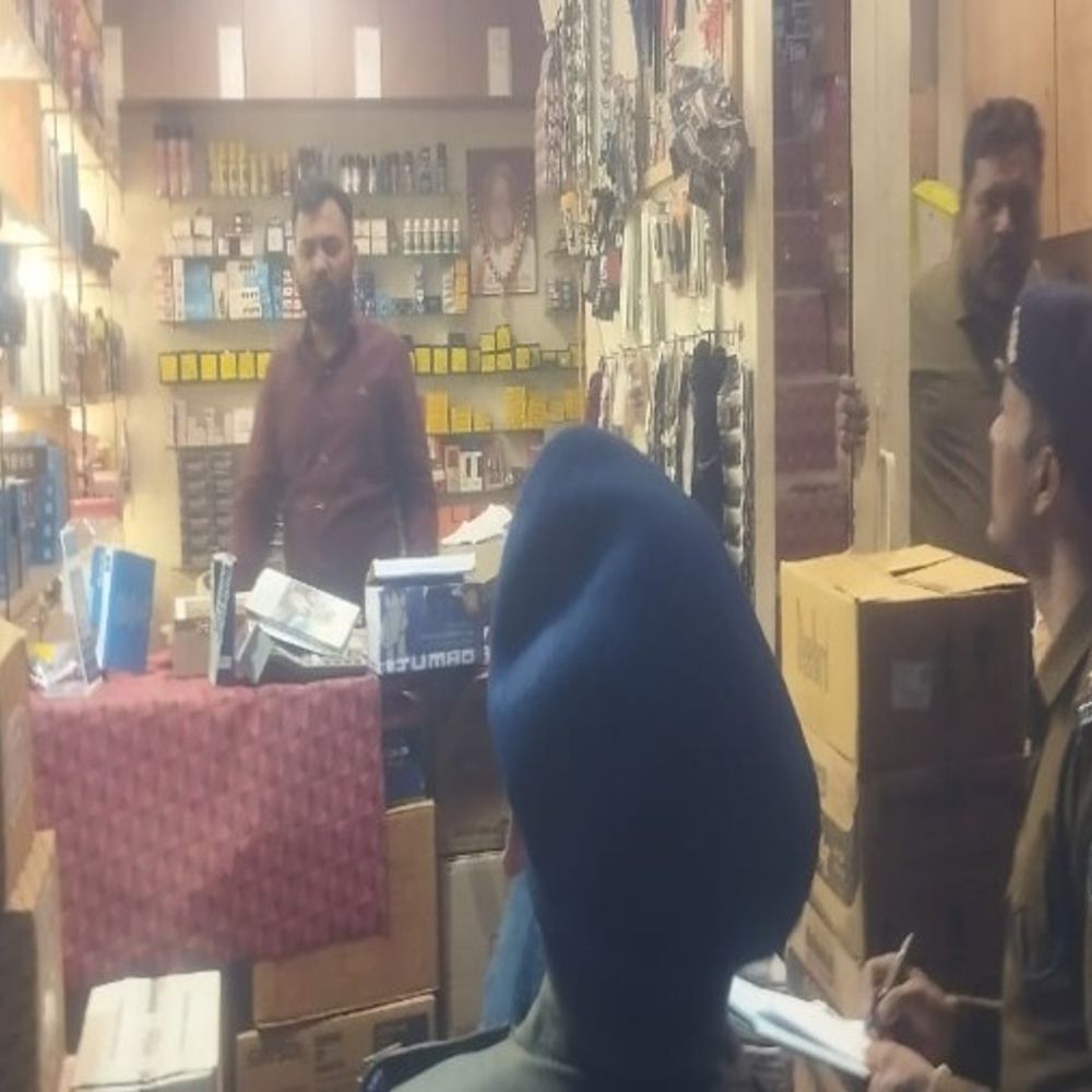 नियम तोड़ने वालों पर पुलिस सख्त:  माडीफाइ सायलेंसर बेचने वाले 8 दुकानदारों का यहां रेड, 6 दिनों में 130 वाहन चालको पर भी कार्रवाई – Raipur News