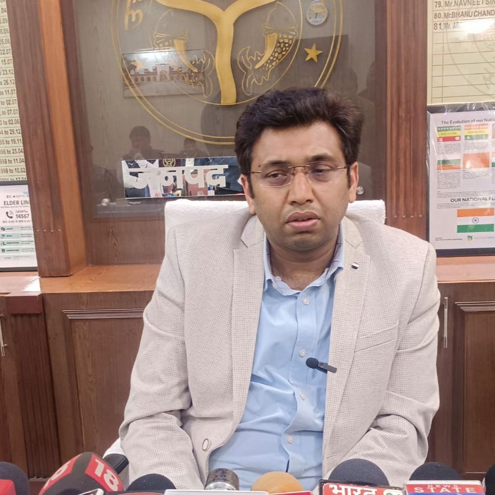 मतदाता बनने को मौका,शनिवार को विशेष प्रगाण पुनरीक्षण अभियान:  18 वर्ष के नागरिक ले सकते है लाभ – Agra News