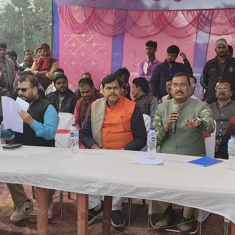 जनता के साथ दुर्व्यवहार बर्दाश्त नहीं किया जाएगा-DM:  प्रशासन जनता के द्वार कार्यक्रम में उमड़ी भीड़, कहा- समस्याओं के समाधान करें – Gopalganj News