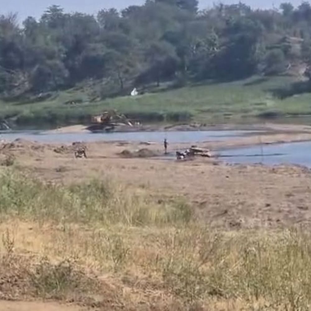 NGT ने नर्मदा प्रदूषण रोकने सरकार को दिए आदेश:100 मीटर के भीतर प्लास्टिक प्रतिबंध करना पड़ेगा; कार्रवाई की रिपोर्ट भी देना होगी