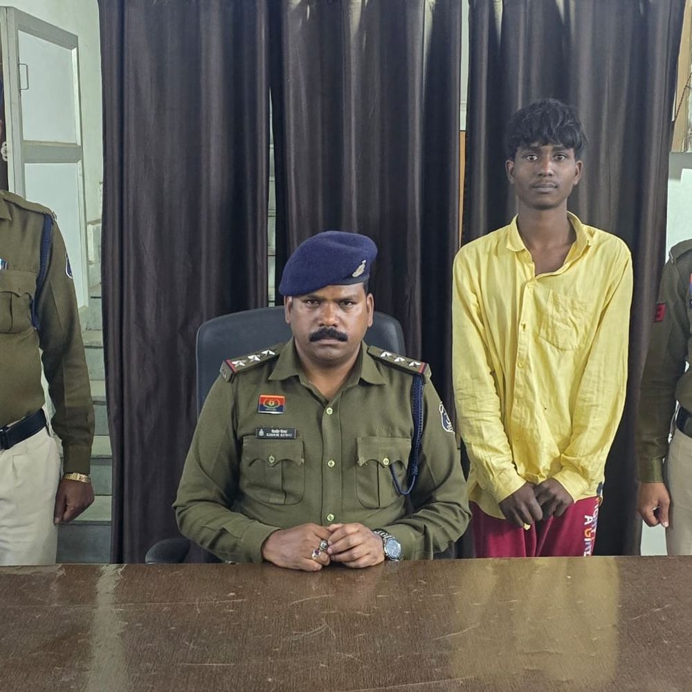 बिलासपुर पुलिस का नशे के खिलाफ अभियान:  दो महिलाएं और दो पुरुष खुलेआम गांजा बेचते गिरफ्तार, एनडीपीएस एक्ट के तहत कार्रवाई – Bilaspur (Chhattisgarh) News