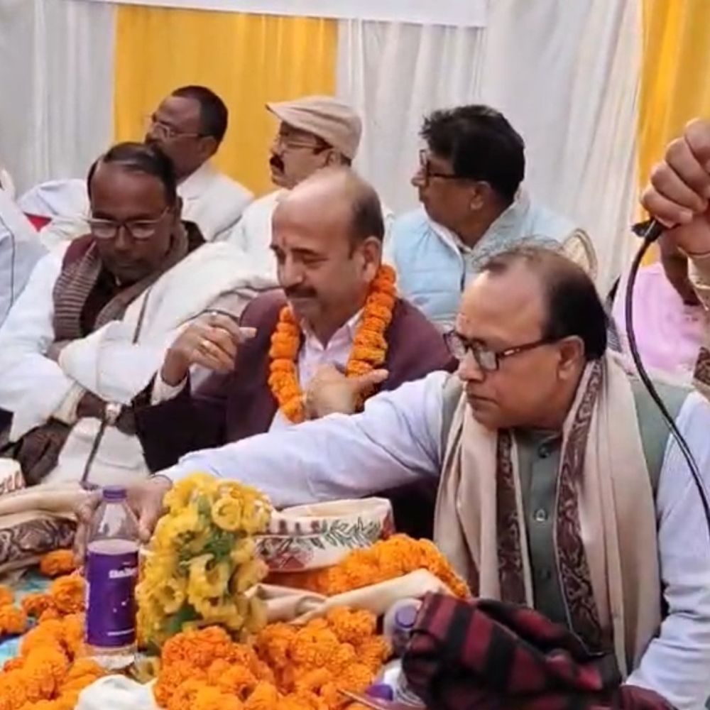 मधुबनी में भच्छी स्कूल के शिक्षक संजय कुमार रिटायर:स्कूल में डीईओ और सभी शिक्षक हुए शामिल, सेवा की तारीफ की गई