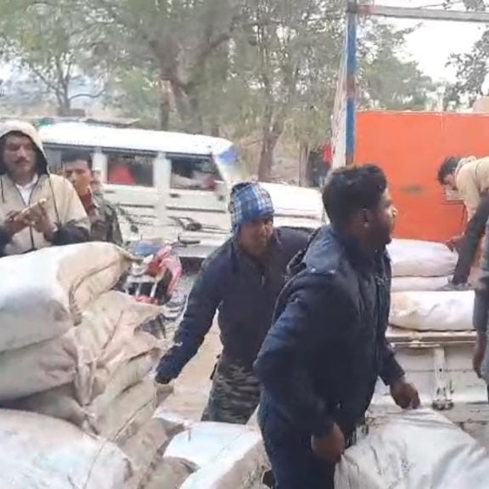 मुजफ्फरपुर में नकली नमक के 3000 पैकेट बरामद:ब्रांडेड कंपनी के नाम से बेचा जा रहा था, ग्राहक बनकर दुकान पर पहुंची थी टीम