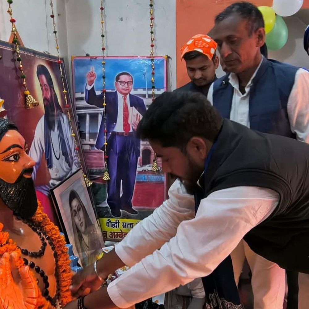 अकबरपुर के शिवपुर में संत रविदास जयंती मनाई गई:भीम आर्मी के पूर्व जिलाध्यक्ष हुए शामिल, सामाजिक एकता और भाईचारे का दिया गया संदेश