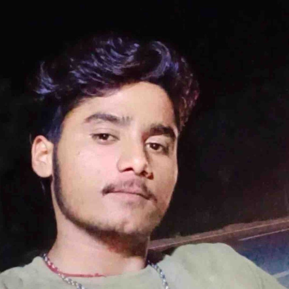 मोतिहारी में युवक का शव फंदे से लटका मिला:दो दिन में एक ही परिवार में दूसरी मौत,डीएसपी बोले-दोनों घटनाओं को जोड़कर चल रही जांच