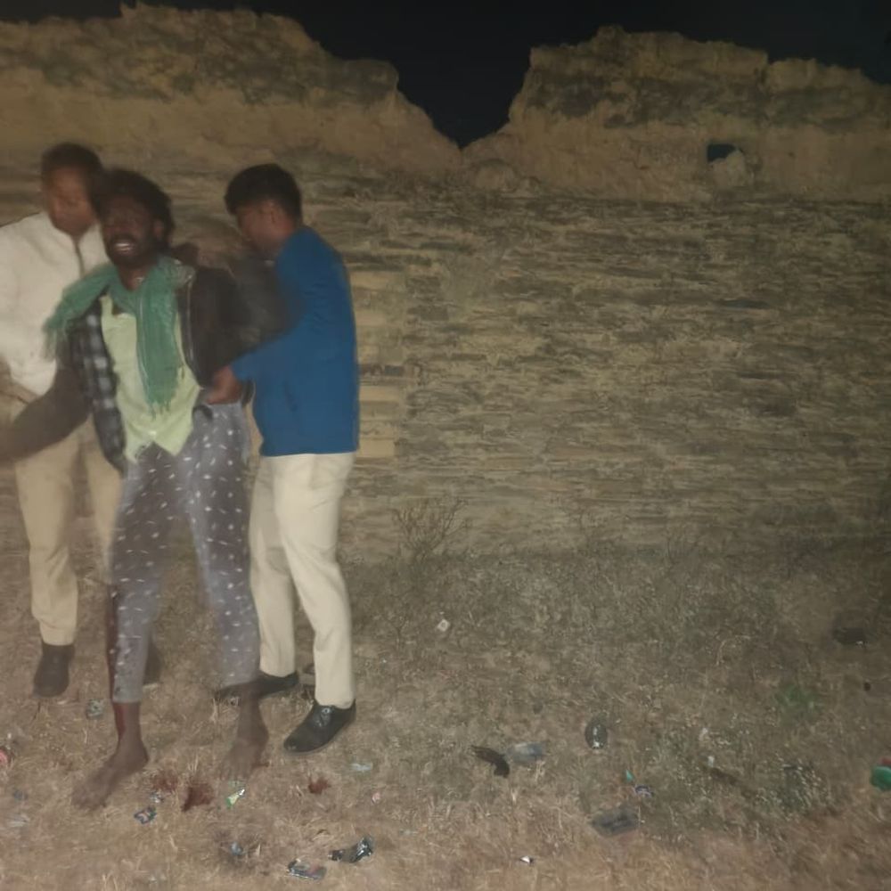 पुलिस ने डकैती-गिरोह के मास्टरमाइंड का किया एनकाउंटर,VIDEO:दादा-दादा कहते दर्द में रोते दिखा,पैर में लगी गोली,जांजगीर में लूटपाट कर लोगों से की थी मारपीट