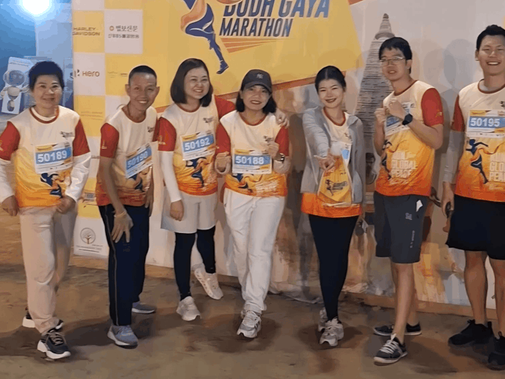 बोधगया में तीसरा अंतरराष्ट्रीय मैराथन का शानदार आयोजन:15 देशों और 20 राज्यों के 2 हजार धावकों ने भाग लिया, महिलाओं ने पहली बार साड़ी पहन कर लगाई दौड़