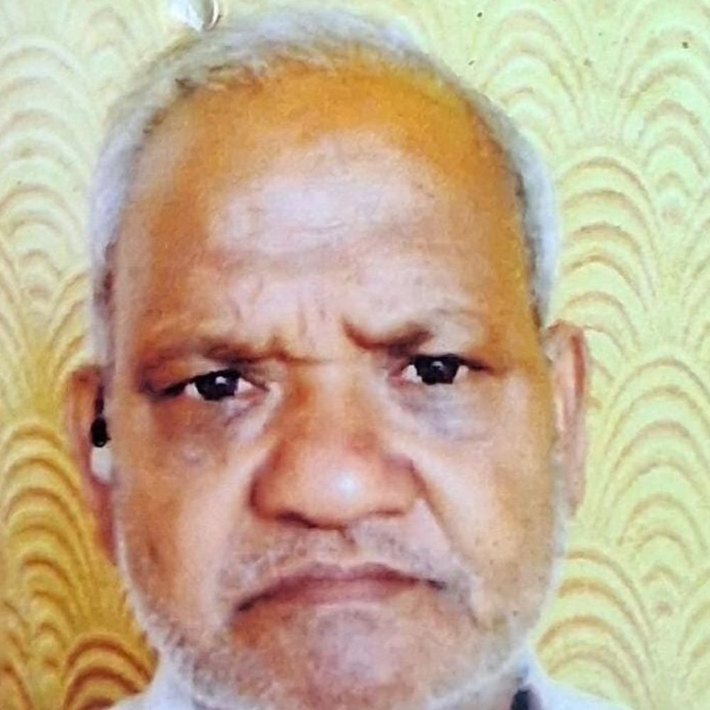 बहराइच में सांड के हमले से बुजुर्ग की मौत:48 घंटे में दो घटनाएं, कुत्ते ने वृद्ध की उंगली चबाई