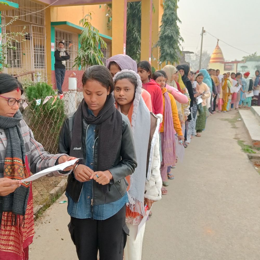 बांका में इंटर परीक्षा का पहला दिन शांतिपूर्ण संपन्न:33 केंद्रों पर 25 हजार से ज्यादा परीक्षार्थी शामिल, कड़े इंतजाम और सीसीटीवी निगरानी