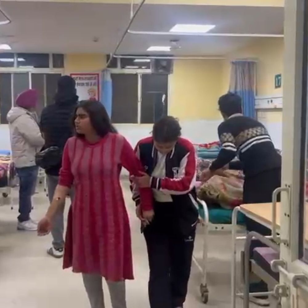 गुरदासपुर मेरिटोरियस स्कूल में बच्चों फूड पॉयजनिंग:  रात का खाना खाने के बाद बिगड़ी तबीयत, इलाज के बाद सभी खतरे से बाहर – Gurdaspur News
