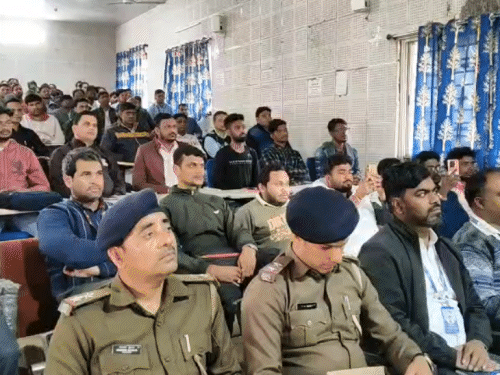 जामताड़ा साइबर क्राइम में 14वें नंबर पर:  संदिग्ध लेन-देन की सूचना नहीं दी तो नपेंगे बैंक और सीएसपी संचालक, एसपी की कड़ी चेतावनी – Jamtara News