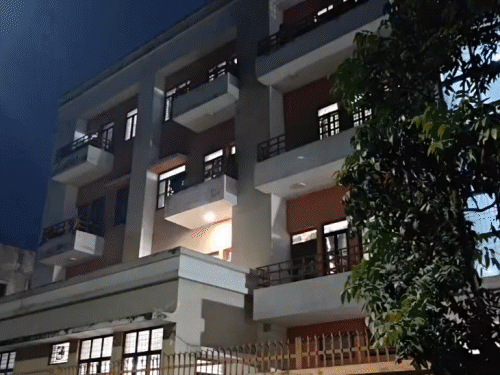 मधेपुरा इंजीनियरिंग कॉलेज में छात्रा का शव फंदे पर मिला:सेकेंड ईयर की छात्रा, मुजफ्फरपुर की रहने वाली थी ;पुलिस ने परिजनों को दी सूचना