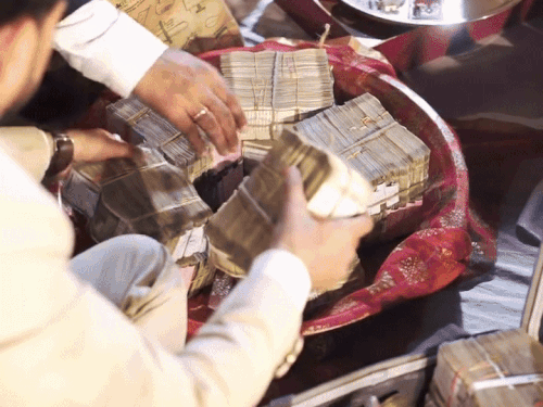 हरियाणा के यूट्यूबर को लग्न में 71 लाख कैश मिला,VIDEO:ससुरालवालों ने 21 तोला सोना भी दिया; पलवल की डॉक्टर से करेंगे शादी