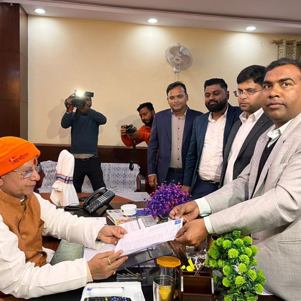 उपमुख्यमंत्री से वार्ता, खत्म हुई राजस्व सेवा संघ की हड़ताल:पद और दायित्व बदले जाने पर थी नाराजगी, 3 सदस्यीय जांच कमेटी की घोषणा