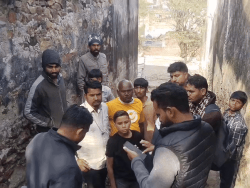 नारनौल में तेंदुए को लेकर दहशत बरकरार:घर में घुसने से बढ़ी चिंता, ग्रामीणों और प्रशासन के दावों में विरोधाभास