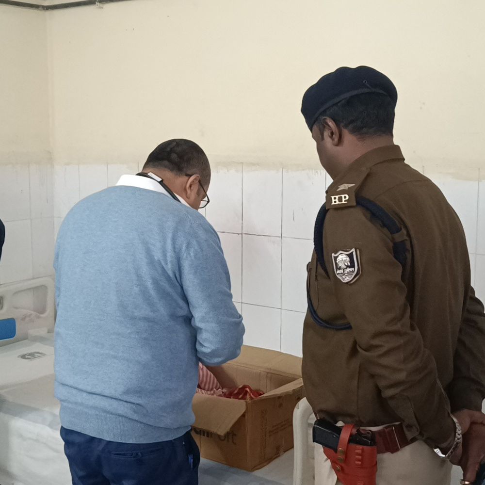 कचरे के ढेर में मिला नवजात बच्ची का शव:किशनगंज में मां का पता लगाने में जुटी पुलिस, 3 दिन पहले हुआ था जन्म