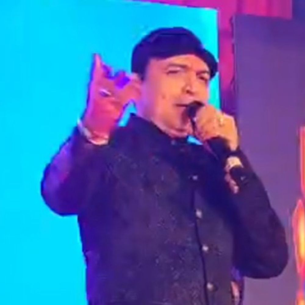 अल्ताफ राजा ने मगहर महोत्सव में समा बांधा:  ‘तुम तो ठहरे परदेसी’ पर झूमे दर्शक, वन्स मोर की करते रहे फरमाइश – Sant Kabir Nagar News