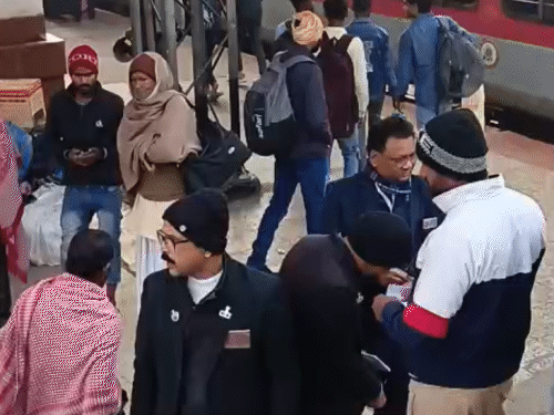 समस्तीपुर जंक्शन पर सघन टिकट जांच अभियान:रेलवे मंडल के चार अलग-अलग लोकेशन पर चेकिंग, बेटिकट यात्रियों में मचा हड़कंप