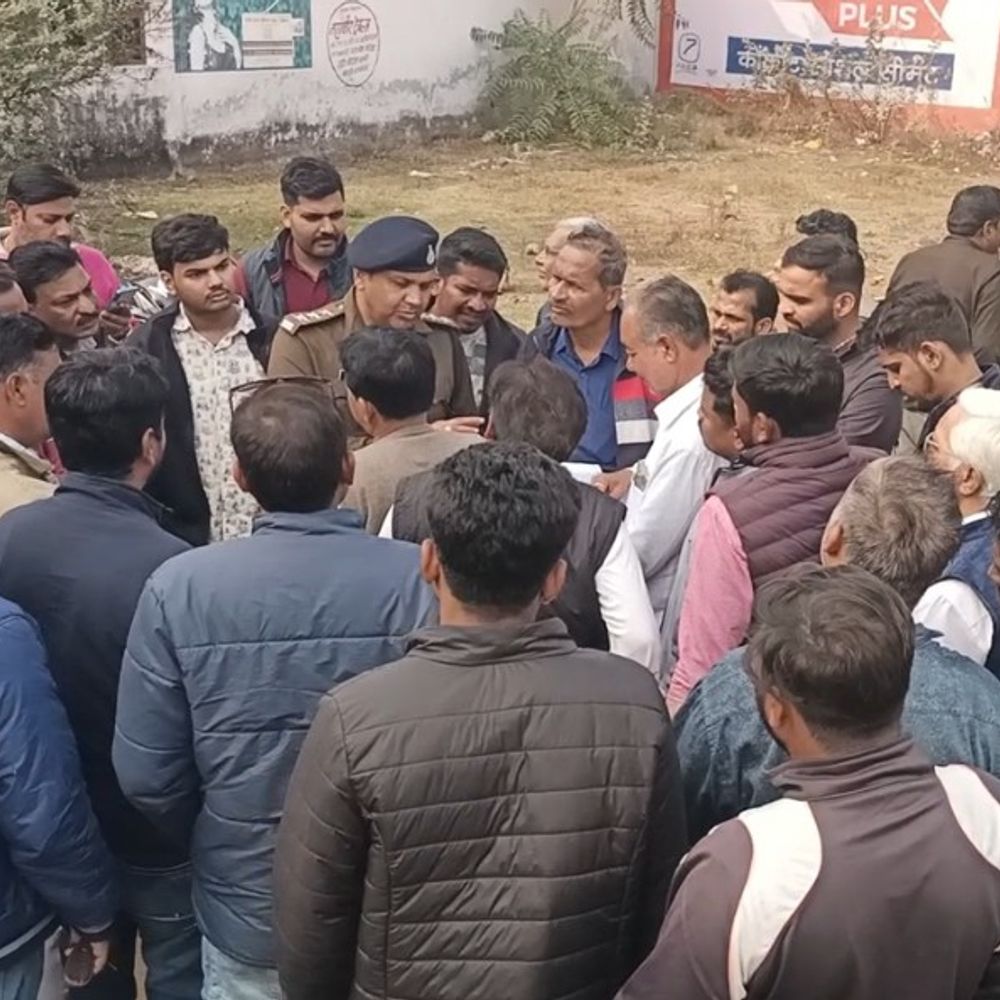 पार्क की दीवार तोड़ने पर विवाद, महिलाओं से बदतमीजी:  विदिशा में दो पक्ष आमने-सामने, SDM-CSP मौके पर पहुंचे, समझौता – Vidisha News