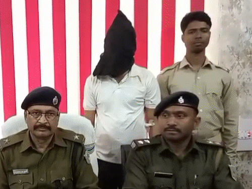 बोकारो में नाबालिग आदिवासी बच्ची से रेप:  भारत माला प्रोजेक्ट में वाहन चलाता है आरोपी, गिरफ्तार कर भेजा गया जेल – Bokaro News