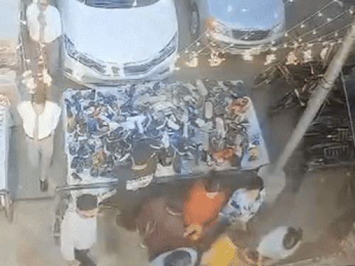 चंडीगढ़ में क्रिकेट कोच की पत्नी का पर्स चोरी:  CCTV में दो महिलाएं कैद, पुलिस ने शिकायत के बाद भी नहीं की कार्रवाई – Chandigarh News