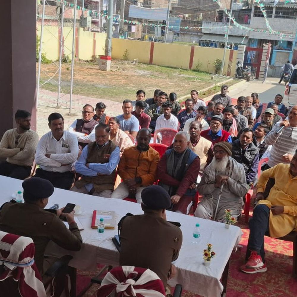 भागलपुर पुलिस से नशा, बाइकर्स गैंग की शिकायत:जनसंवाद कार्यक्रम में पहुंचे लोगों ने उठाया मुद्दा, कहा- महिलाएं और बुजुर्ग असुरक्षित महसूस करते हैं