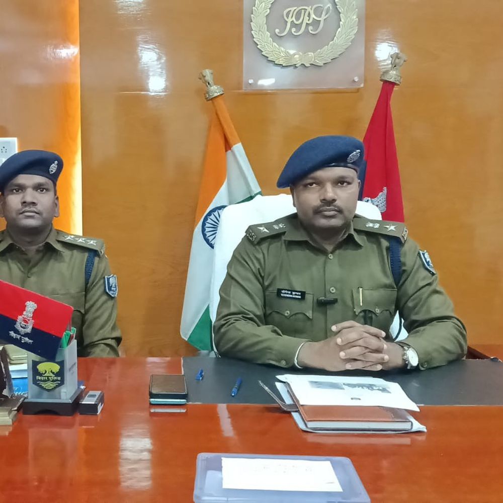 मधुबनी पुलिस ने 24 घंटे में 39 आरोपी गिरफ्तार किए:फरार वारंटियों सहित विभिन्न मामलों में हुई कार्रवाई, 250.260 लीटर शराब बरामद