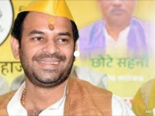 'मोदीजी से शंख नहीं बजेगा', तेजप्रताप बोले-उसके लिए कलेजा चाहिए:सोशल मीडिया पर फैन्स से की बात; कहा- CM महिला प्रेमी, गिरिराज सिंह को अक्ल नहीं