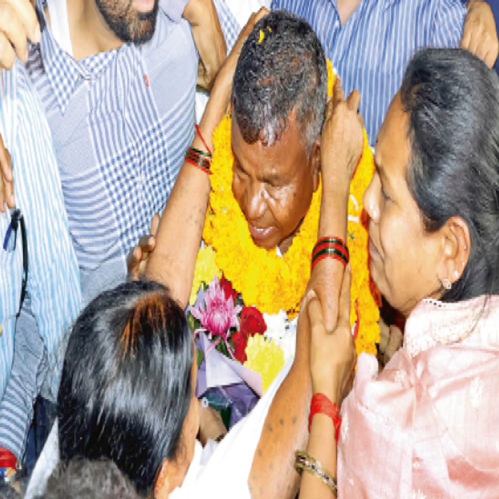 एक साल बाद जेल से छूटे कवासी लखमा:पत्नी बोलीं- पति की रिहाई की चिंता में हो गई दुबली