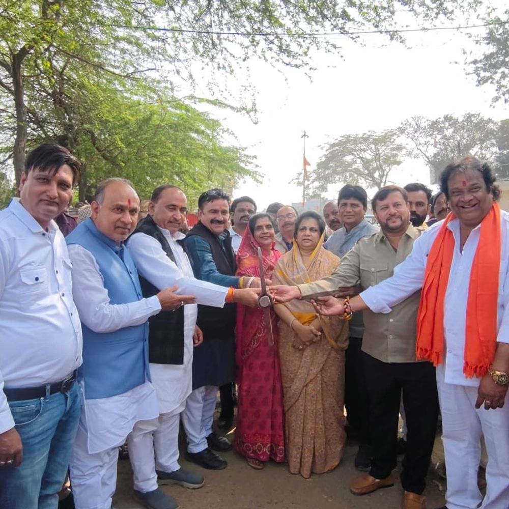 देवास में 80 लाख के विकास कार्यों का भूमि पूजन:5 वार्डों में सीसी रोड, पेवर्स ब्लॉक और सांस्कृतिक भवन की आधारशिला रखी