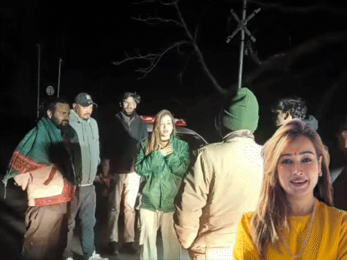 उत्तराखंड के खलियाटॉप में रास्ता भटकीं हर्षा रिछारिया:अंधेरा बढ़ने के साथ खतरा बढ़ा, मुनस्यारी पुलिस ने रेस्क्यू कर सुरक्षित स्थान पर पहुंचाया