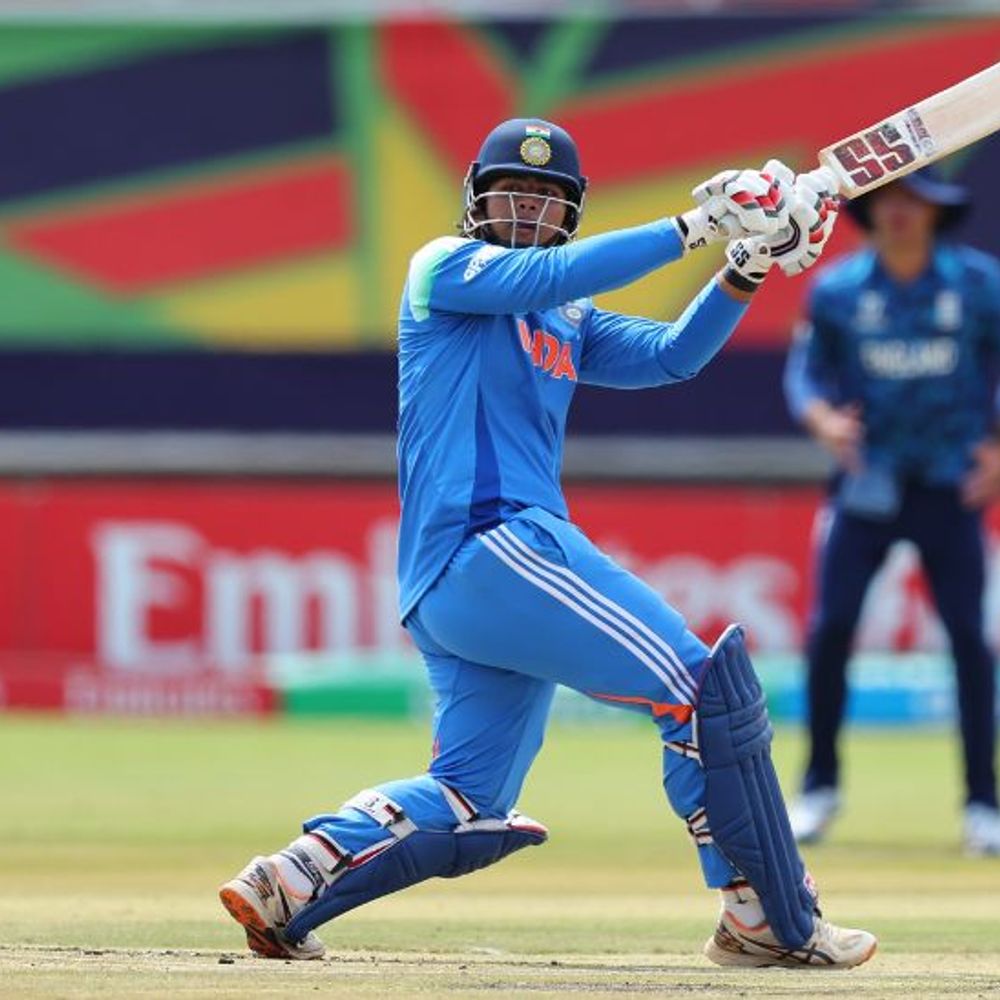 वैभव सूर्यवंशी अंडर-19 वर्ल्डकप फाइनल में 175 रन बनाकर आउट:15 चौके और 15 छक्के लगाए, इंग्लैंड के खिलाफ 31 ओवर में भारत 286/3