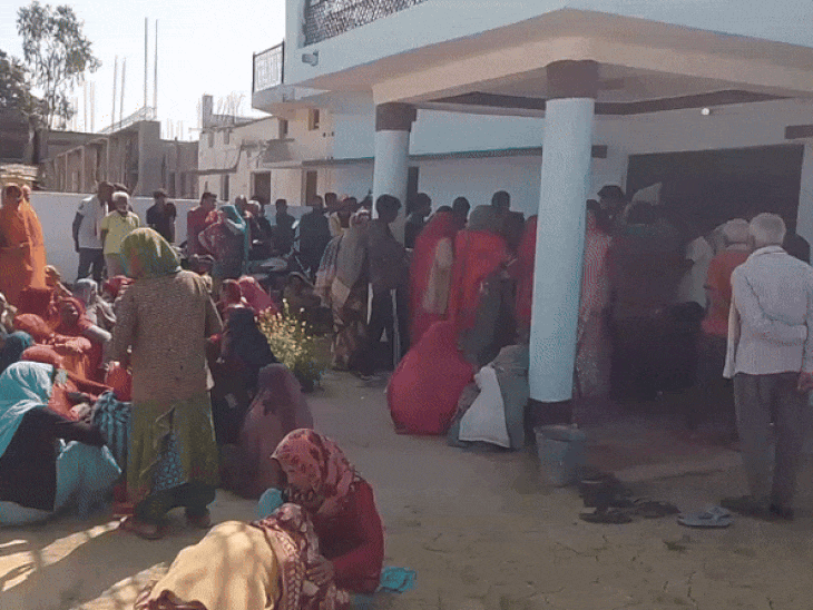 रीवा में नवविवाहिता का शव फंदे पर मिला:मायके वालों ने लगाया दहेज प्रताड़ना का आरोप; पिता बोले- बेटी की हत्या की गई