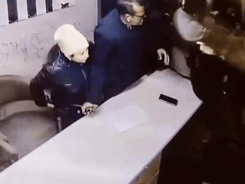 लुधियाना में ट्यूशन सेंटर पर हमला,VIDEO:  टीचर और स्टाफ को बनाया बंधक, टेबल पर चढ़कर मारी पेट पर लातें – Ludhiana News
