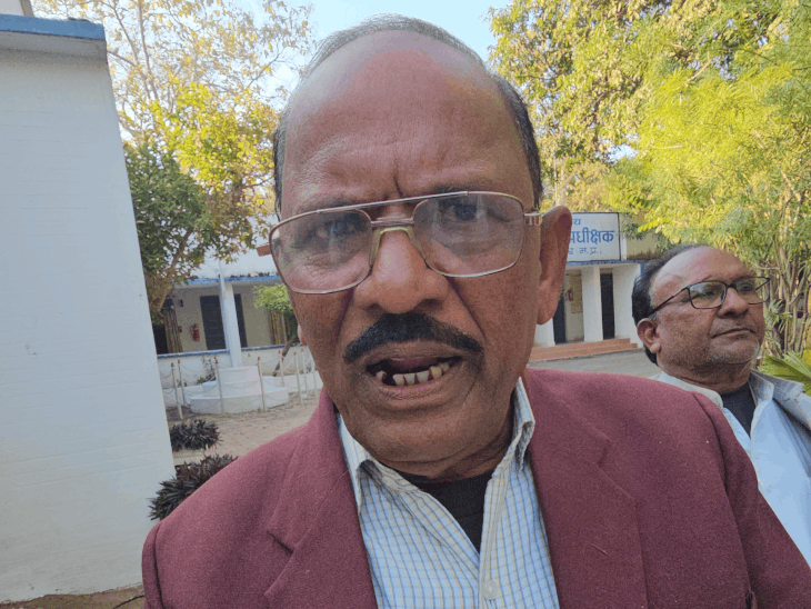 छतरपुर में भाजपा नेता पर गुंडागर्दी का आरोप:तालाब विवाद में मारपीट, बंधक बनाने और धमकियों से पीड़ित परिवार एसपी ऑफिस पहुंचा