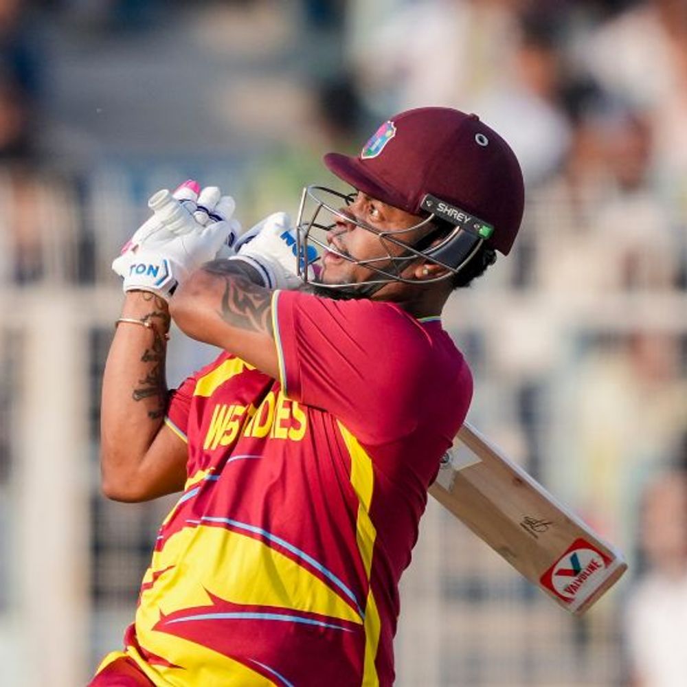 टी-20 वर्ल्डकप-बैरिंगटन और ब्रूस की फिफ्टी पार्टनरशिप से संभला स्कॉटलैंड:12 ओवर में स्कोर 101/3, पावरप्ले में गंवा दिए थे 3 विकेट; विंडीज का टारगेट 183 रन