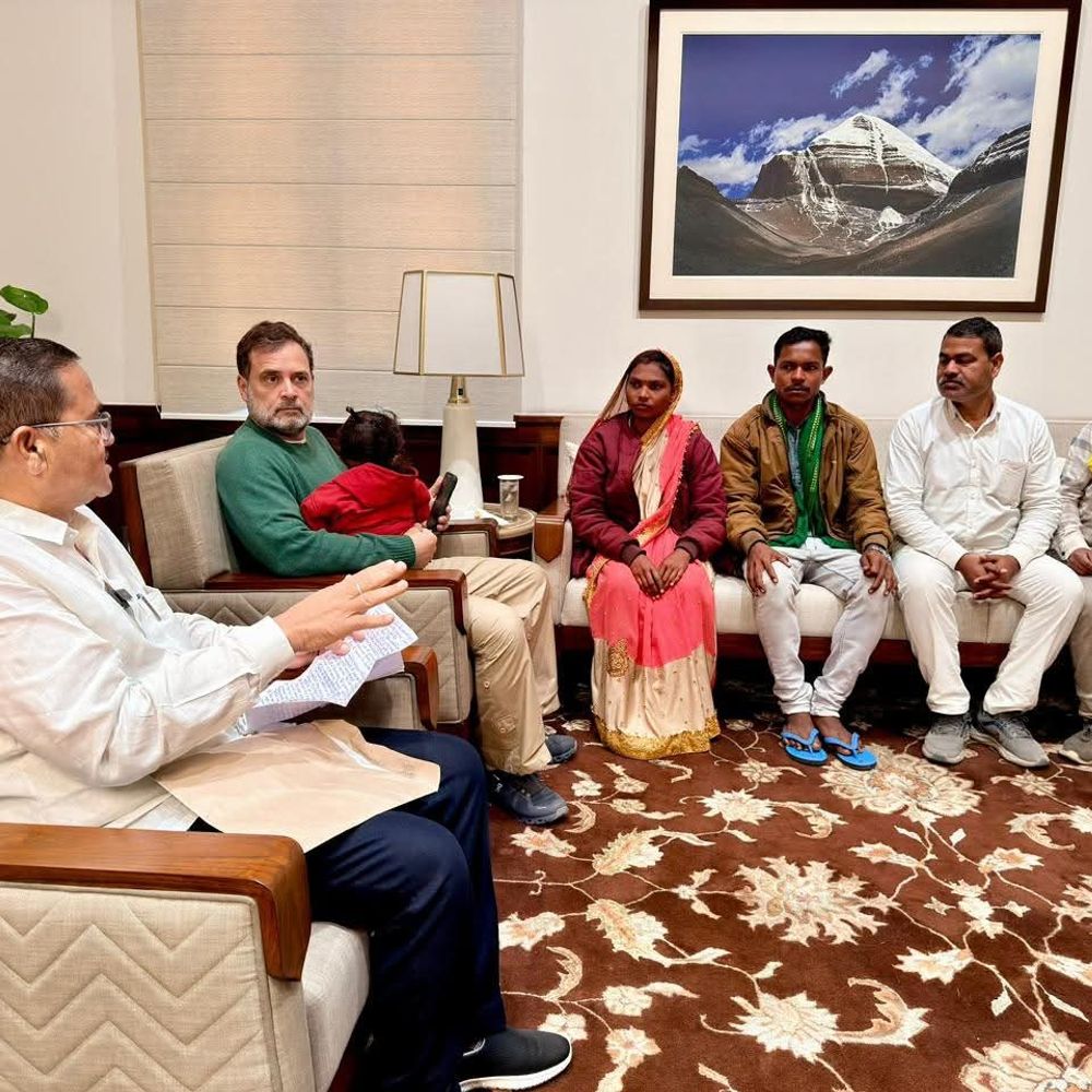 सिंगरौली के आदिवासी पीड़ितों से मिले राहुल-प्रियंका:  विस्थापन, रोजगार समेत कई समस्याएं बताई; राहुल ने जल्द आने का आश्वासन दिया – Singrauli News