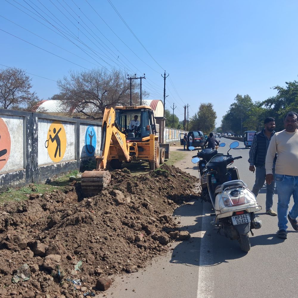 दमोह में नाला निर्माण के लिए अतिक्रमण हटा:  स्टेडियम के पास 700 मीटर लंबे नाले का निर्माण शुरू – Damoh News