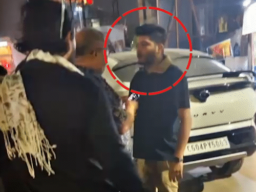 पूर्व मेयर के भतीजे ने स्कूल संचालक से गाली-गलौज की:रायपुर में शोएब ने गाड़ी को टक्कर मारी, जान से मारने की धमकी दी, FIR