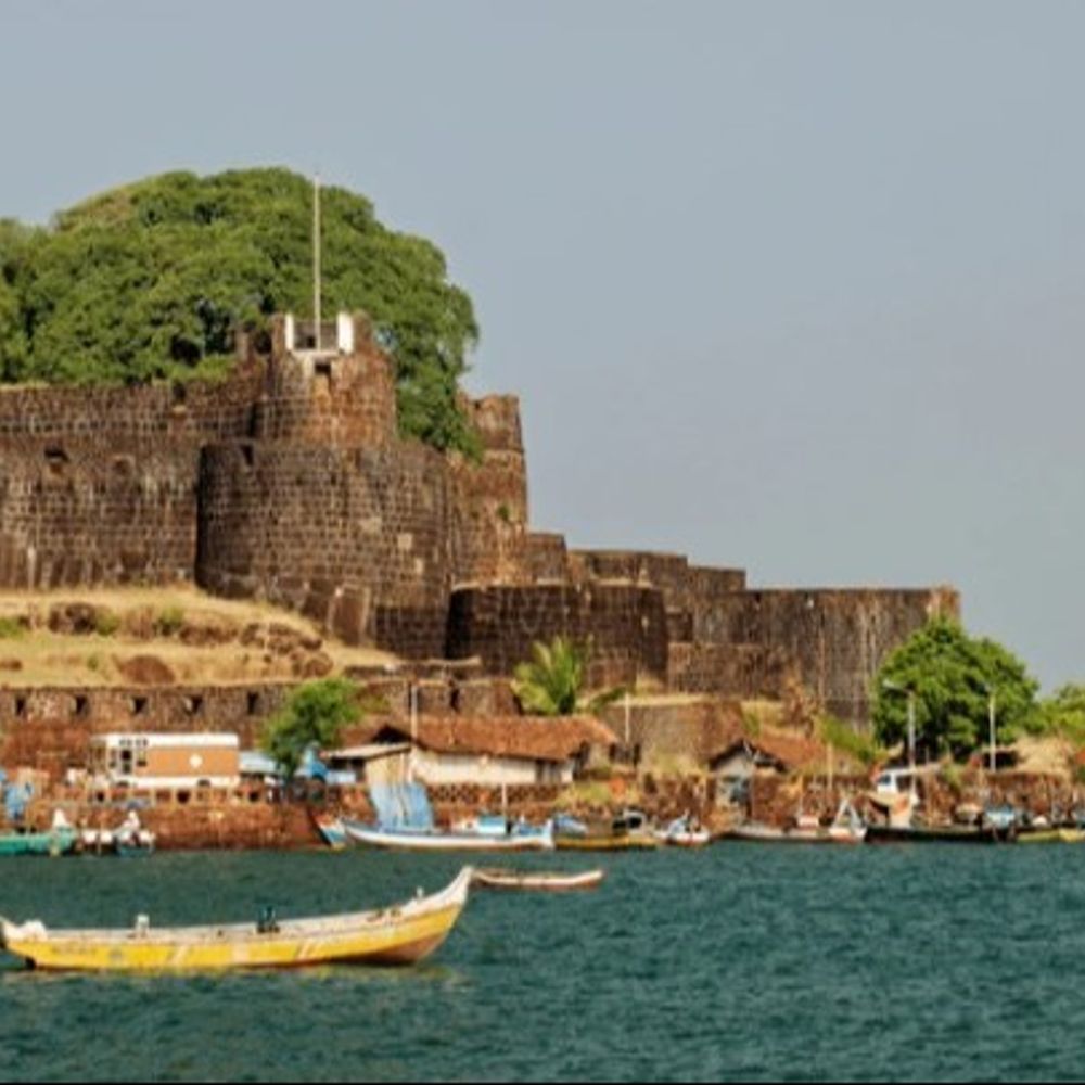 https://images.bhaskarassets.com/thumb/1000x1000/web2images/521/2026/02/08/vijaydurga-sindudurga-8-feb-26_1770532237.jpg