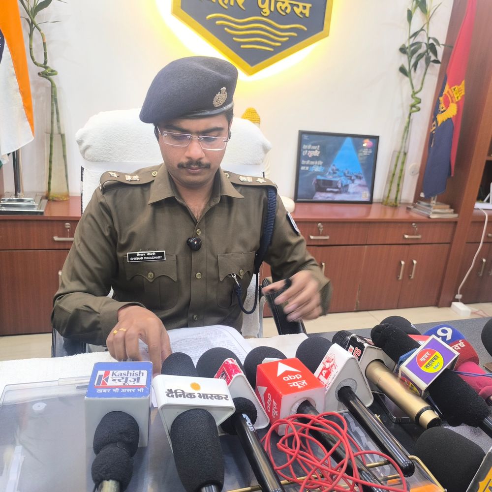 पुलिस ने हत्या का खुलासा किया, मुख्य आरोपी अरेस्ट:कटिहार में घटना में इस्तेमाल पिस्तौल-मैगजीन और मोबाइल बरामद