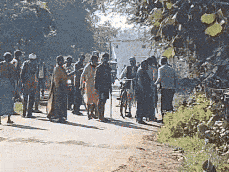 टीकमगढ़ में जमीनी विवाद, जमकर चले लाठी-डंडे और कुल्हाड़ी:  महिलाओं समेत एक पक्ष के 5 लोग घायल; देर रात की थी गाली-गलौज – Tikamgarh News