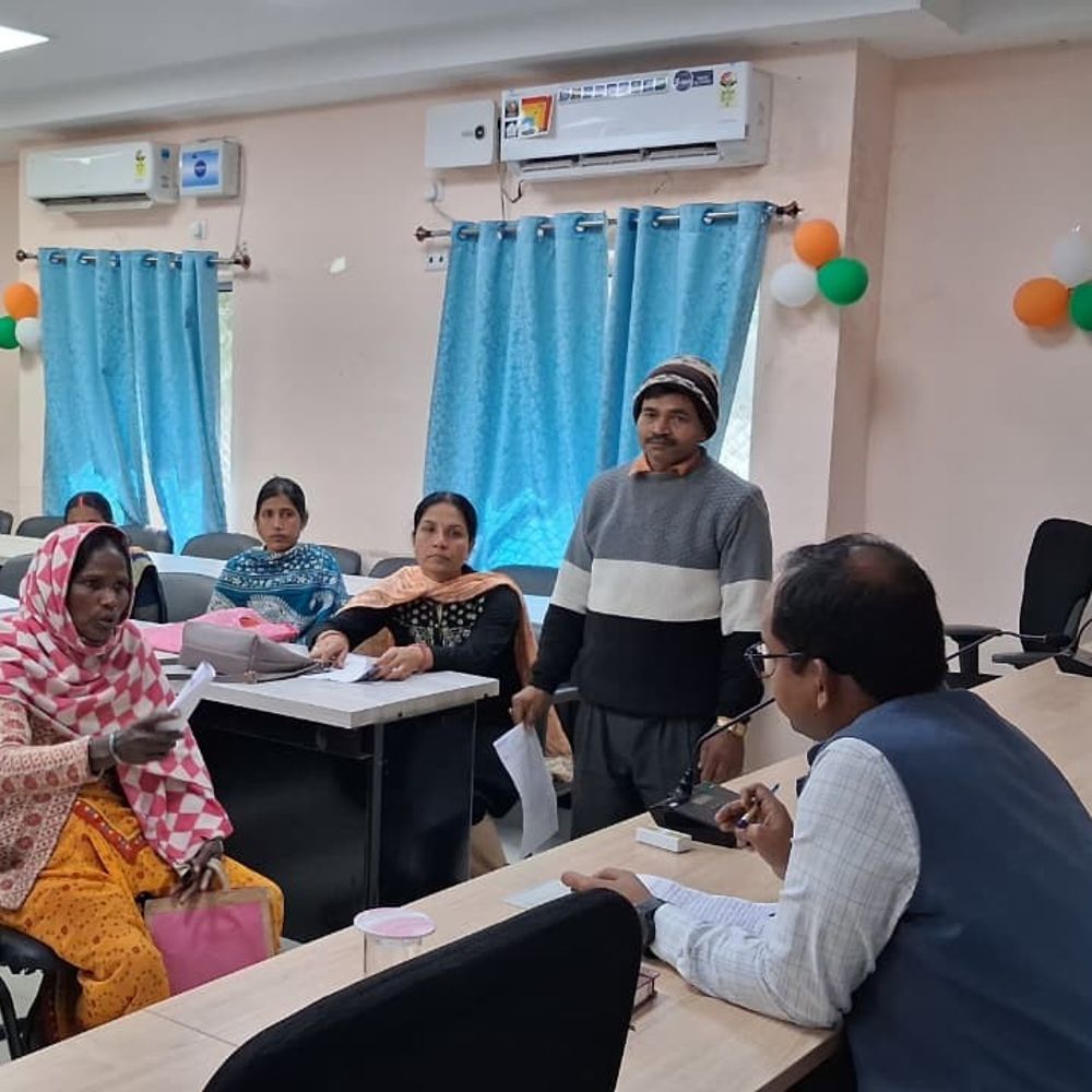 नवादा में सरकारी कार्यालयों में जनसुनवाई आयोजित:सबका सम्मान-जीवन आसान' के तहत नागरिकों की समस्याओं का समाधान