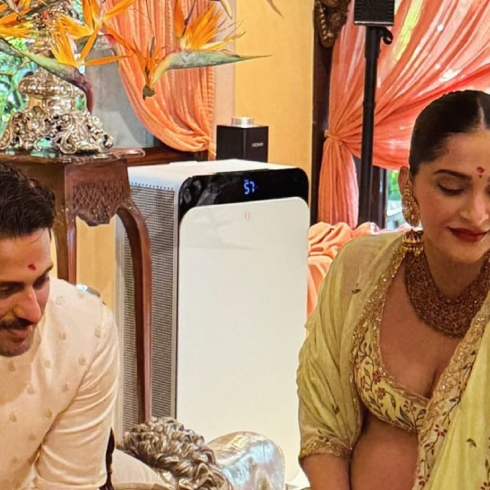 सोनम कपूर ने बेबी शावर में फ्लॉन्ट किया बेबी बंप:फैमिली मेंबर समते सेरेमनी फराह खान- करीना कपूर समेत कई सेलेब्स हुए शामिल