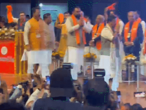 'जोड़ी मोदी-नीतीश के...'गाने से नितिन नवीन का वेलकम:बापू सभागार में लहराया भगवा गमछा; बीजेपी दफ्तर में विधानमंडल दल की बैठक करेंगे