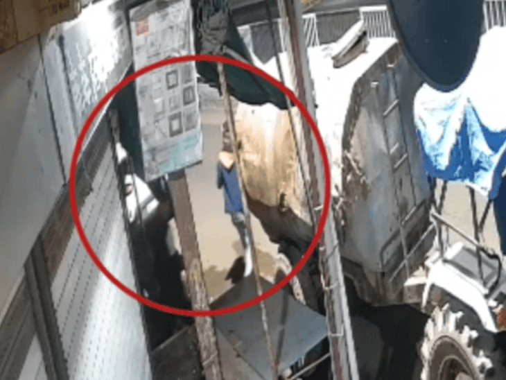 सादलपुर में चोरी की कोशिश, पुलिस गश्त पर सवाल:  CCTV में गाड़ी गुजरती दिखी, पास ही ताले तोड़ते रहे बदमाश – Dhar News