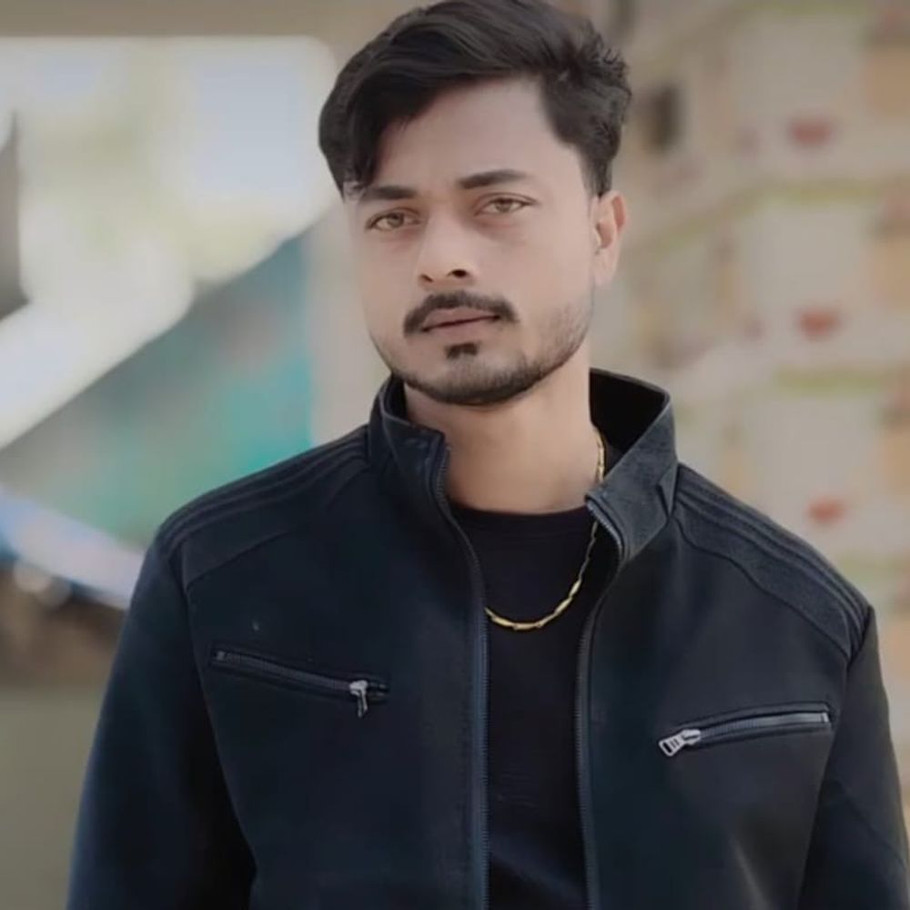 मधेपुरा NH-107 पर अज्ञात वाहन की टक्कर, युवक की मौत:एक लड़की समेत दो घायल, पूर्णिया जा रहे थे तीनों